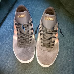 Adidas size 9.5 my Grey and pink
